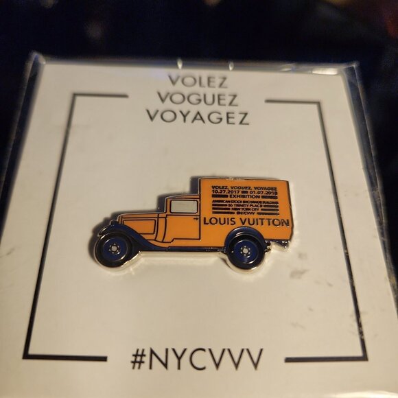 Rare Louis Vuitton Volez Voguez Voyagez Exhibition Limited Edition Truck Pin - Picture 5 of 5